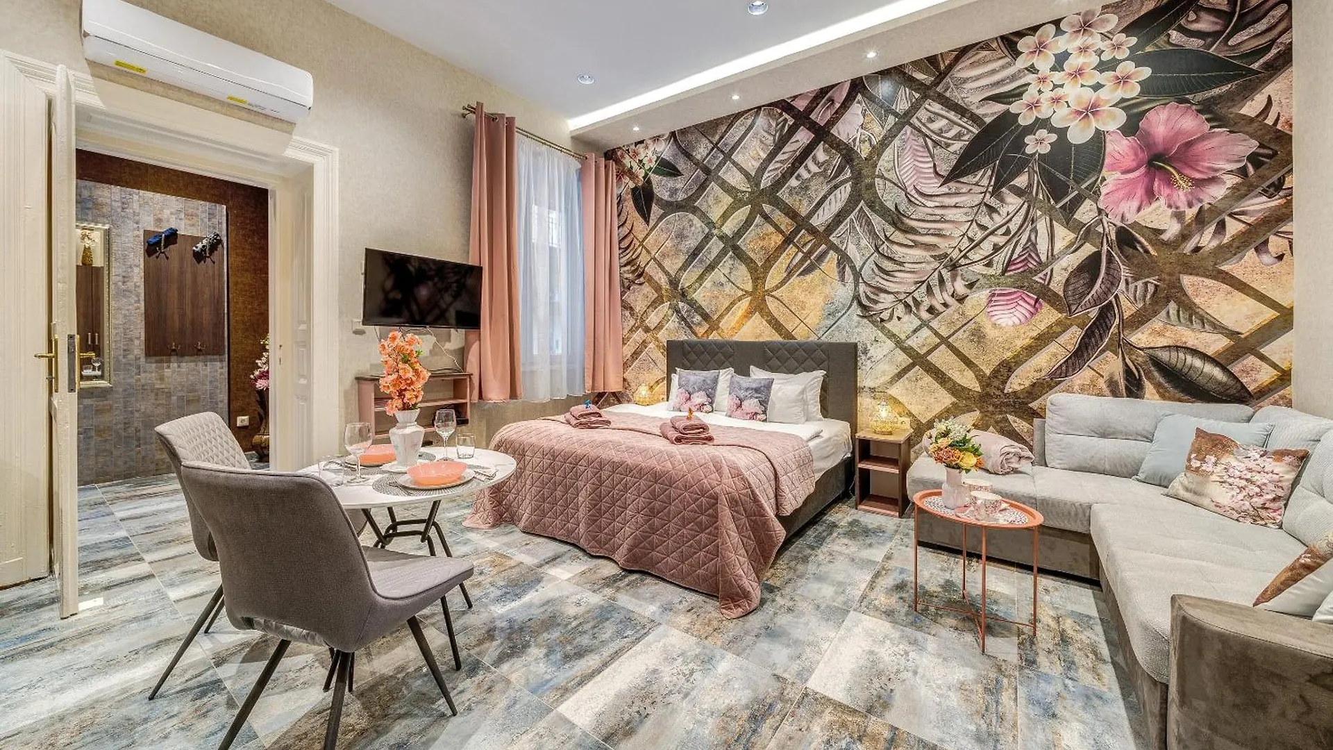 Budapest Magic Exotic In Downtown location