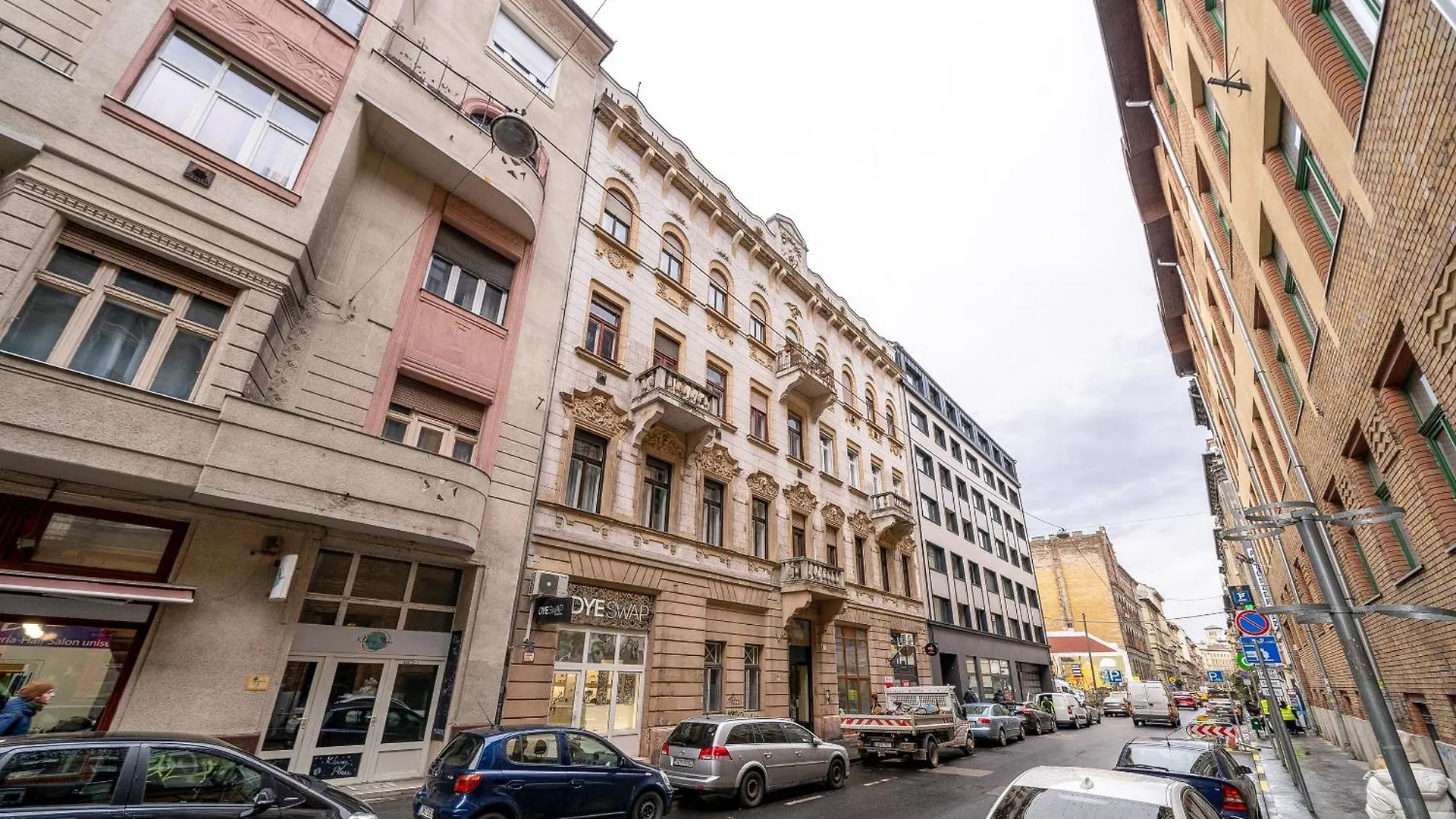 Budapest Magic Exotic In Downtown